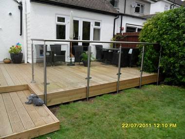 Stainless steel and glass garden railing