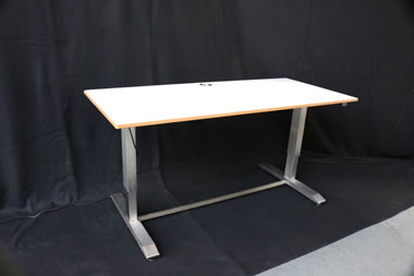 Stainless steel electric stand to sit table